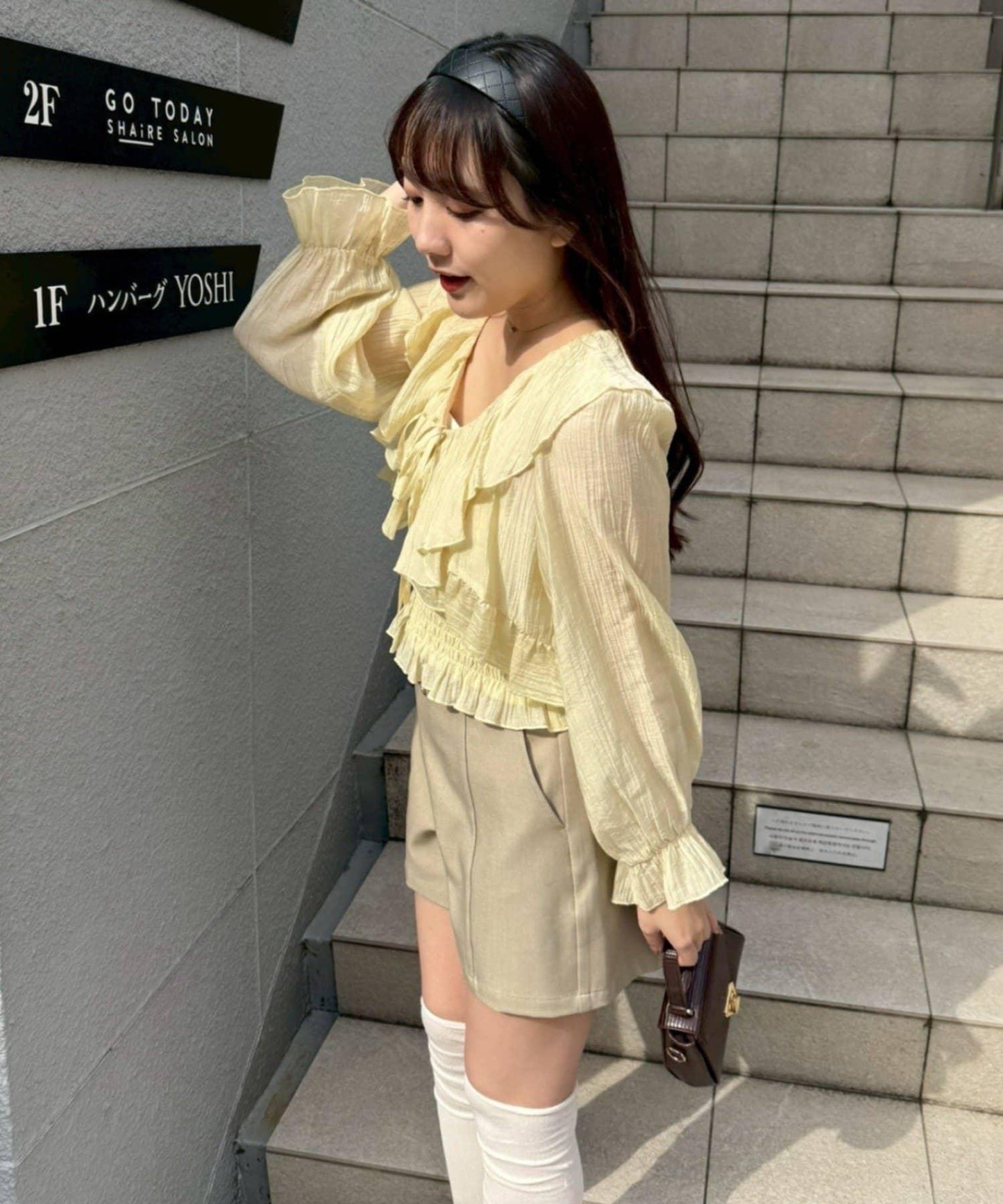 荷葉邊襯衫&抽褶吊帶上衣