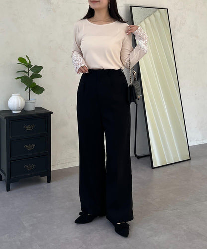 袖部蕾絲拼接上衣