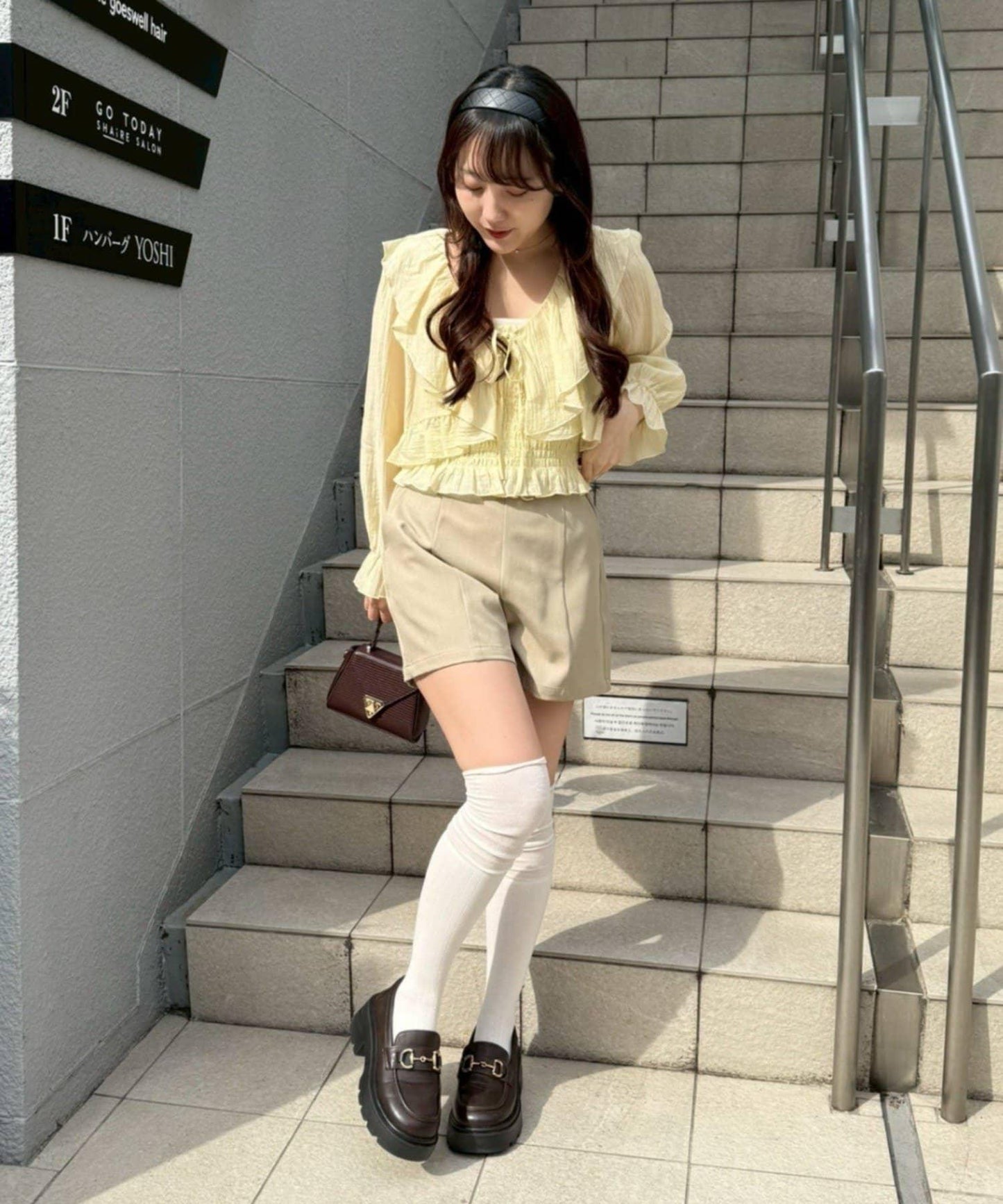 荷葉邊襯衫&抽褶吊帶上衣