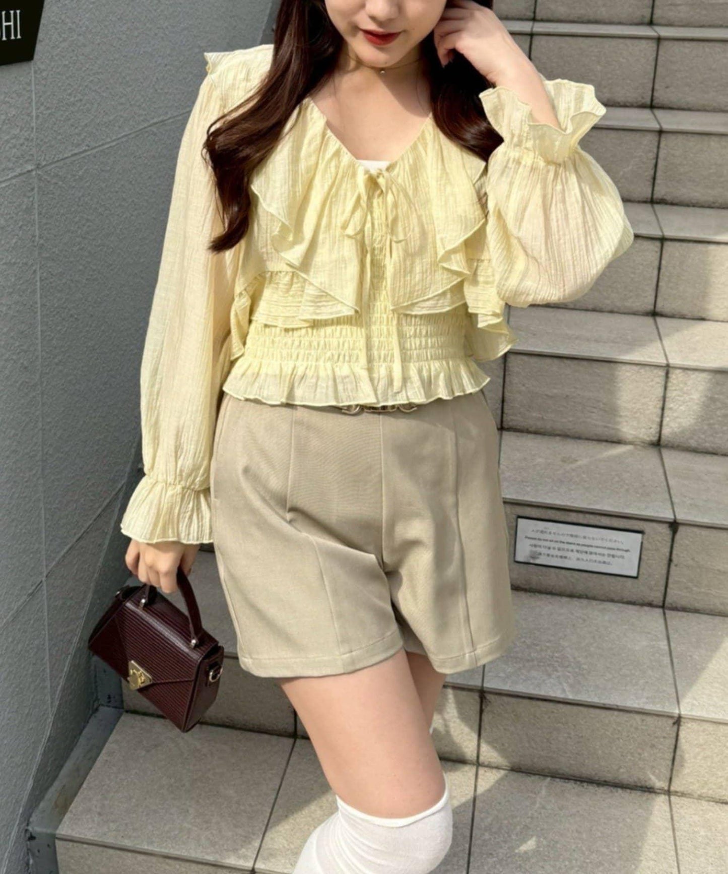 荷葉邊襯衫&抽褶吊帶上衣