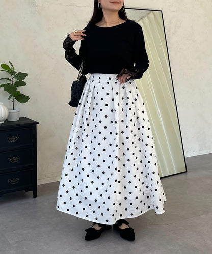 袖部蕾絲拼接上衣