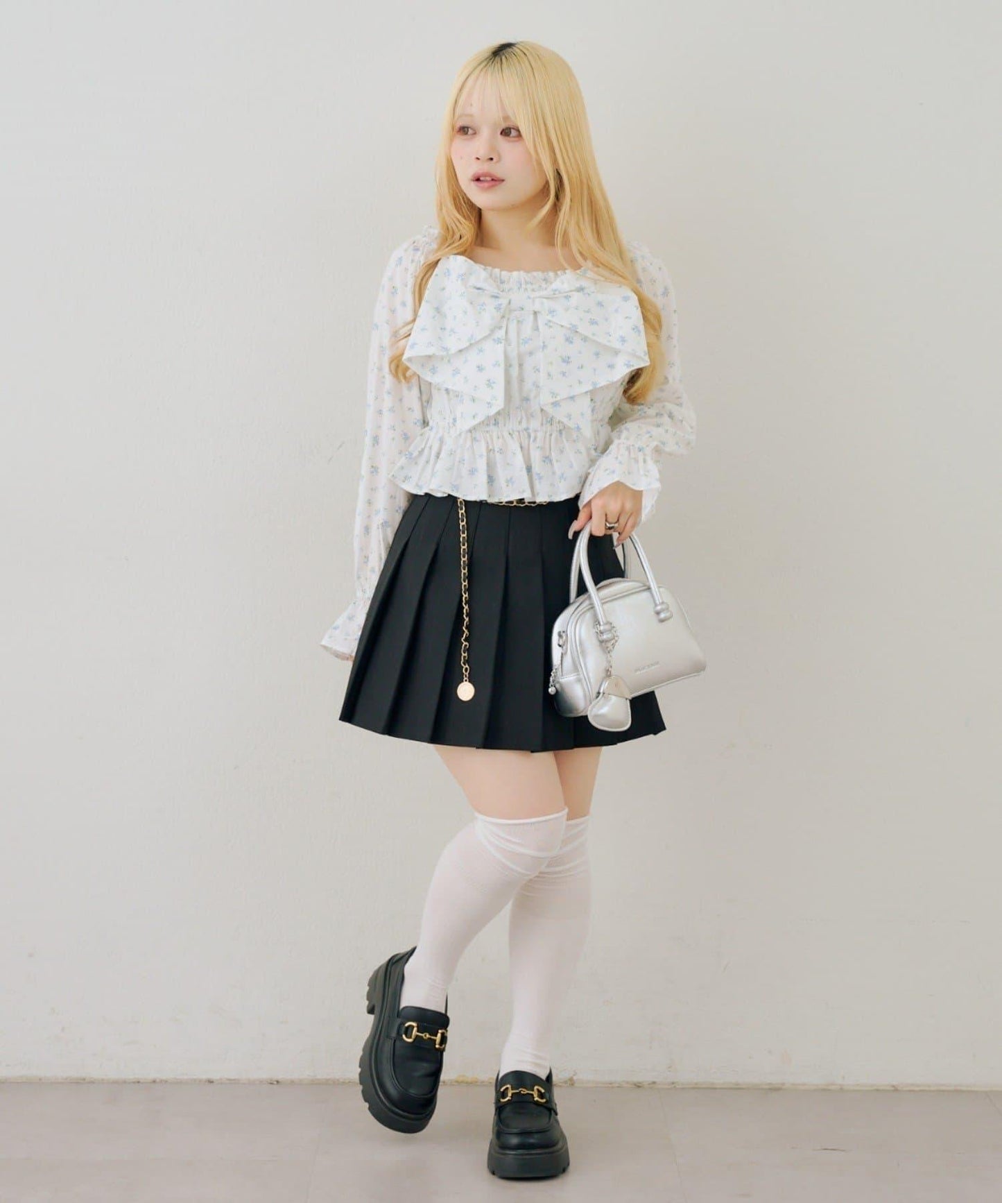 帶吊飾百褶迷你半身裙