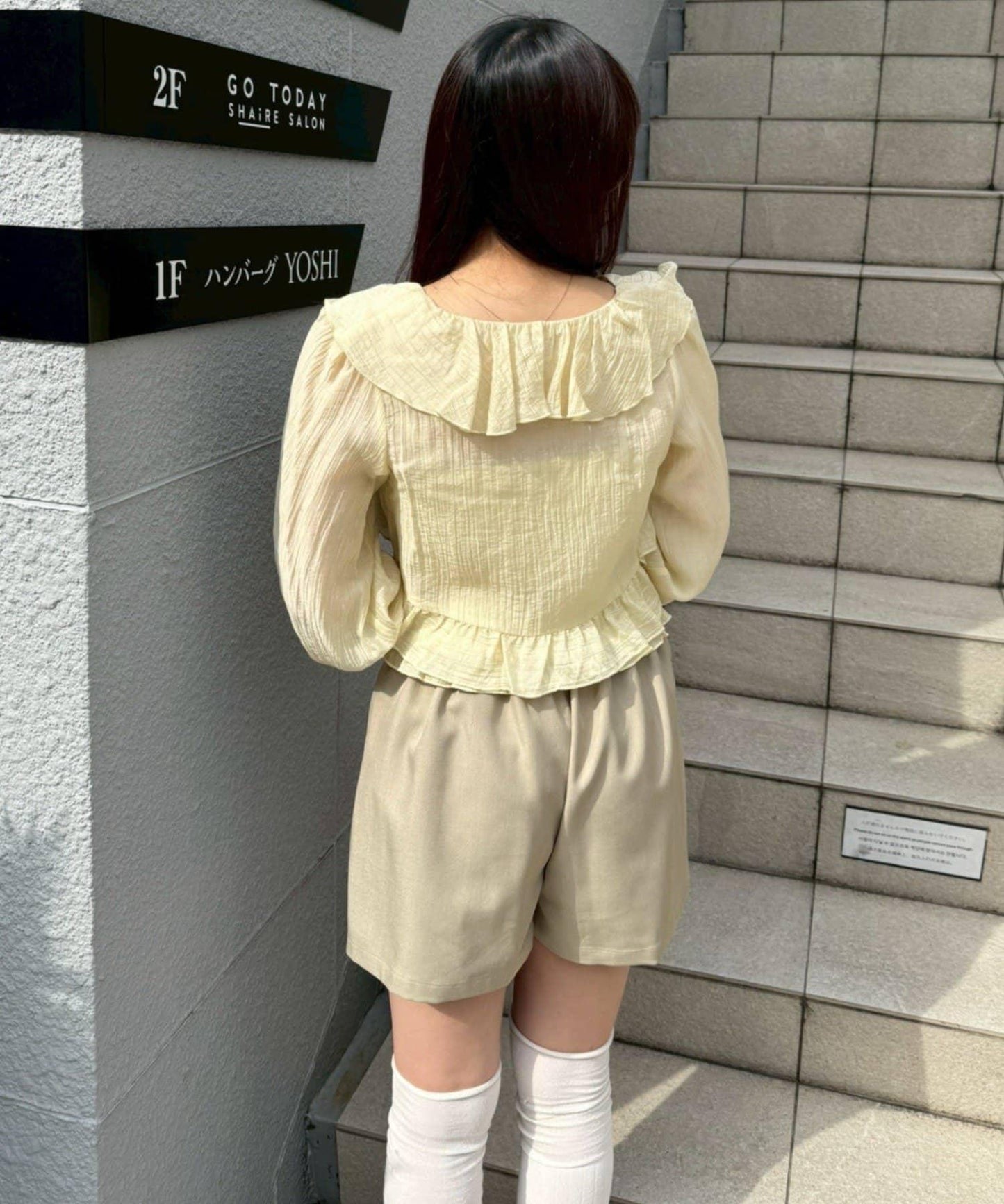 荷葉邊襯衫&抽褶吊帶上衣