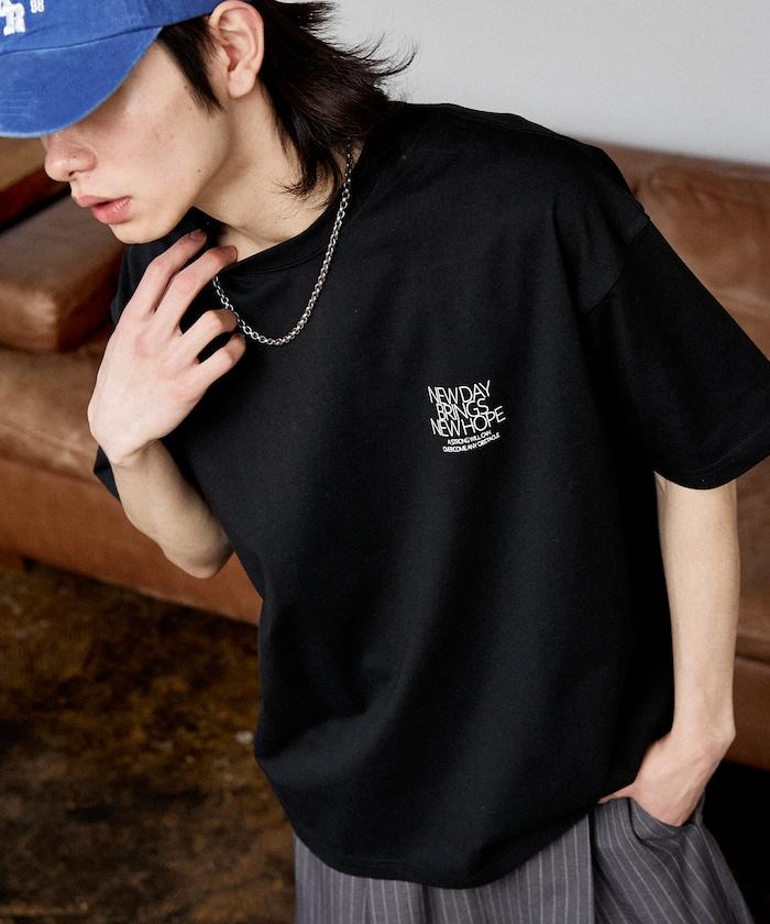 LOVE POP STUDIO NEW DAY 字母排版印花 短袖T恤