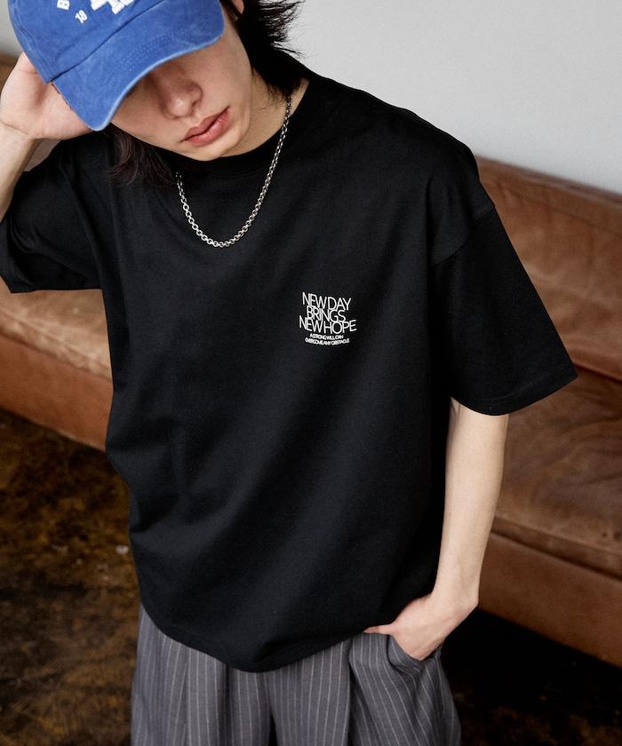 LOVE POP STUDIO NEW DAY 字母排版印花 短袖T恤