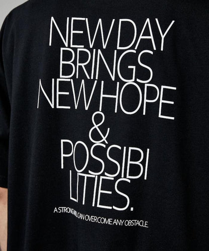 LOVE POP STUDIO NEW DAY 字母排版印花 短袖T恤