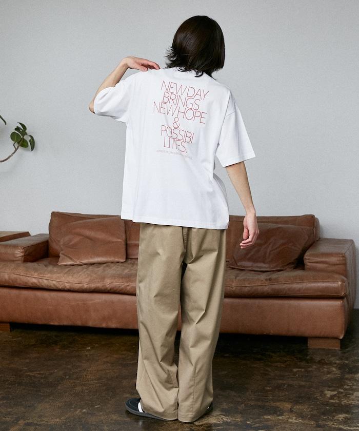 LOVE POP STUDIO NEW DAY 字母排版印花 短袖T恤