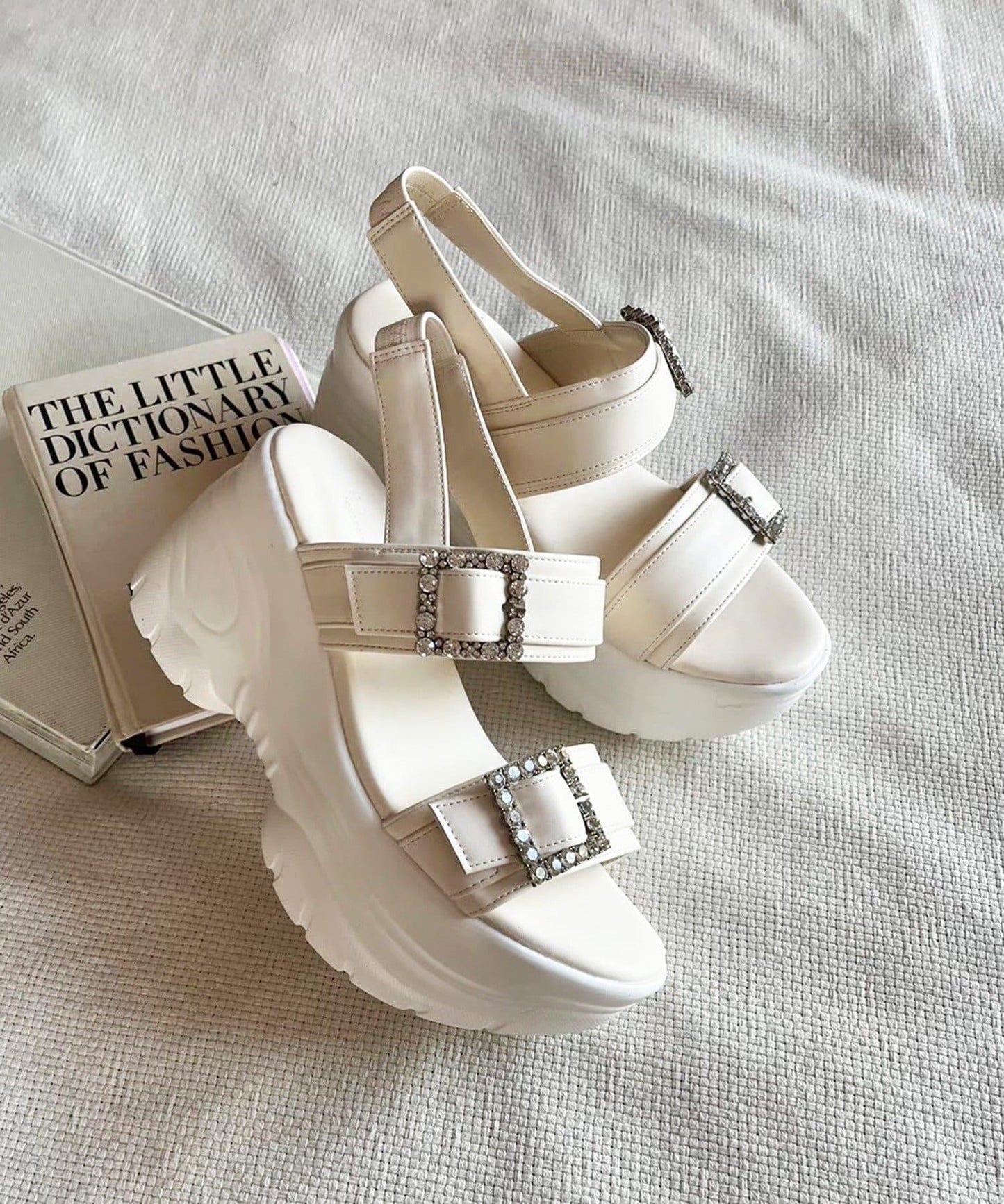 水鑽裝飾釦 運動涼鞋