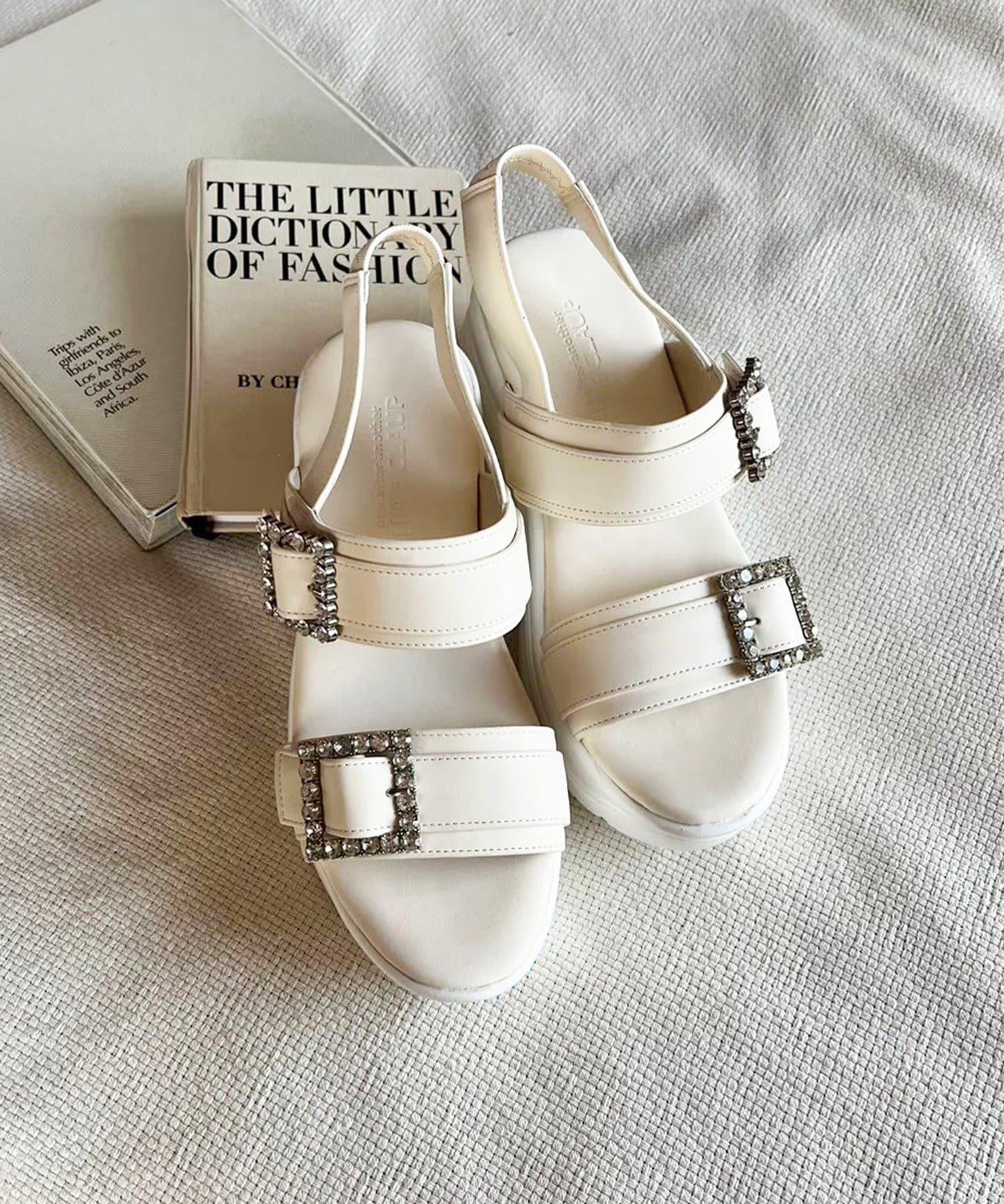 水鑽裝飾釦 運動涼鞋