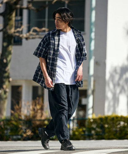 Relax Fit 寬鬆版 常規領 泡泡紗 短袖襯衫