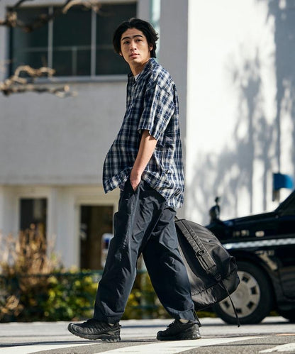 Relax Fit 寬鬆版 常規領 泡泡紗 短袖襯衫