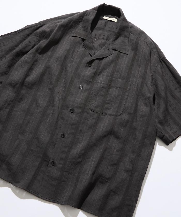 寬鬆版型 滿印提花 開領襯衫