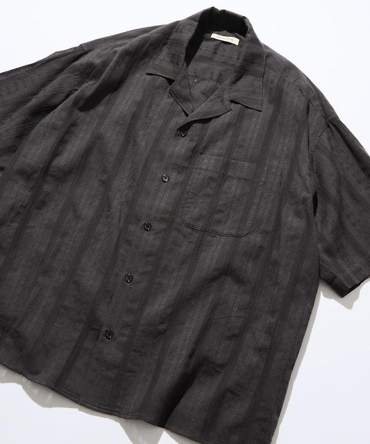 寬鬆版型 滿印提花 開領襯衫