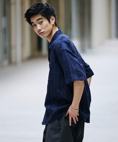 寬鬆版型 滿印提花 開領襯衫