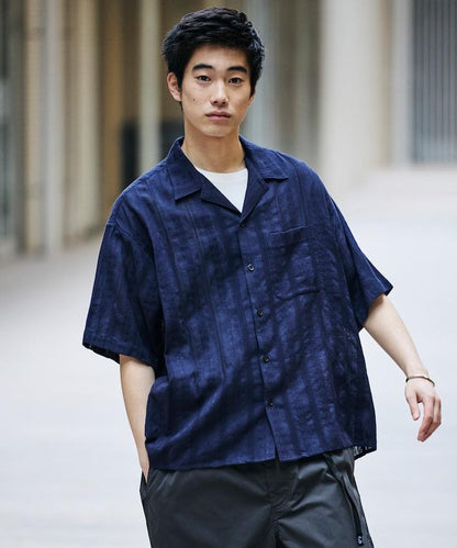 寬鬆版型 滿印提花 開領襯衫