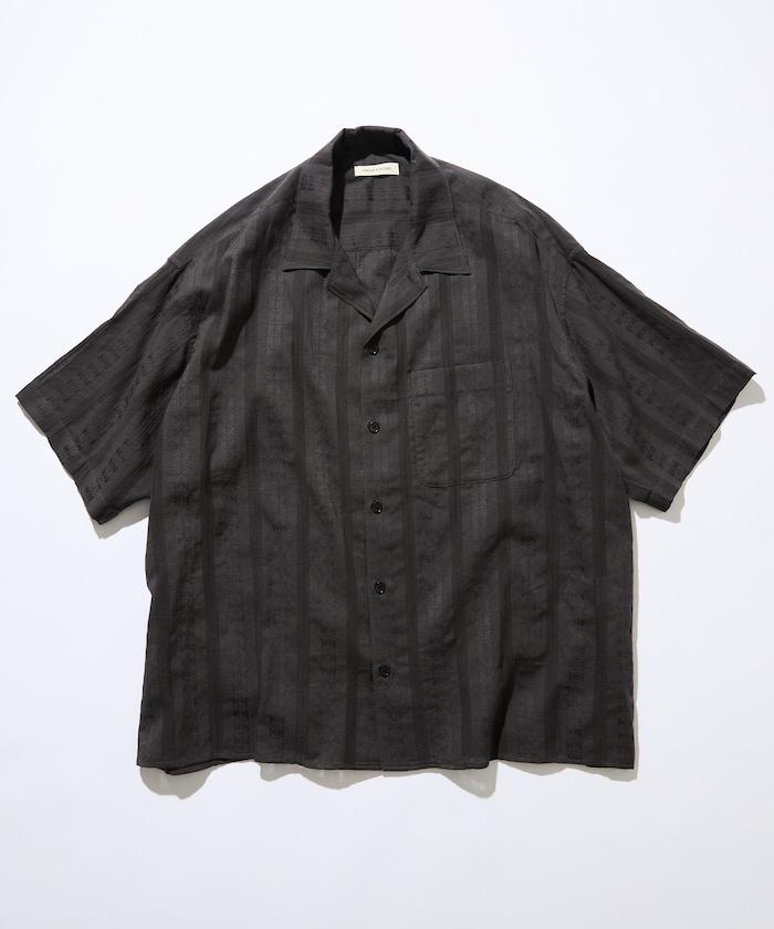 寬鬆版型 滿印提花 開領襯衫