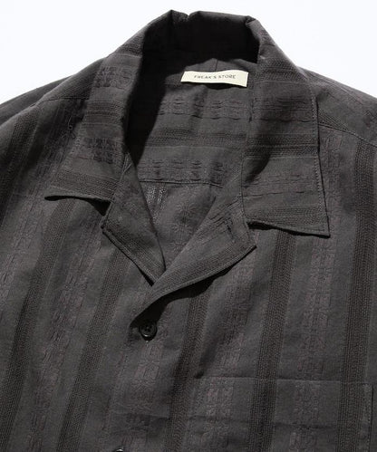 寬鬆版型 滿印提花 開領襯衫