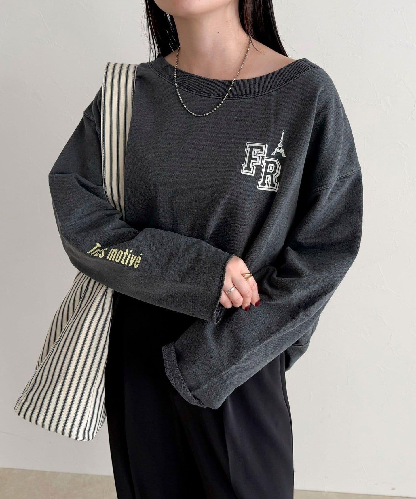 做舊毛圈露肩套頭衛衣