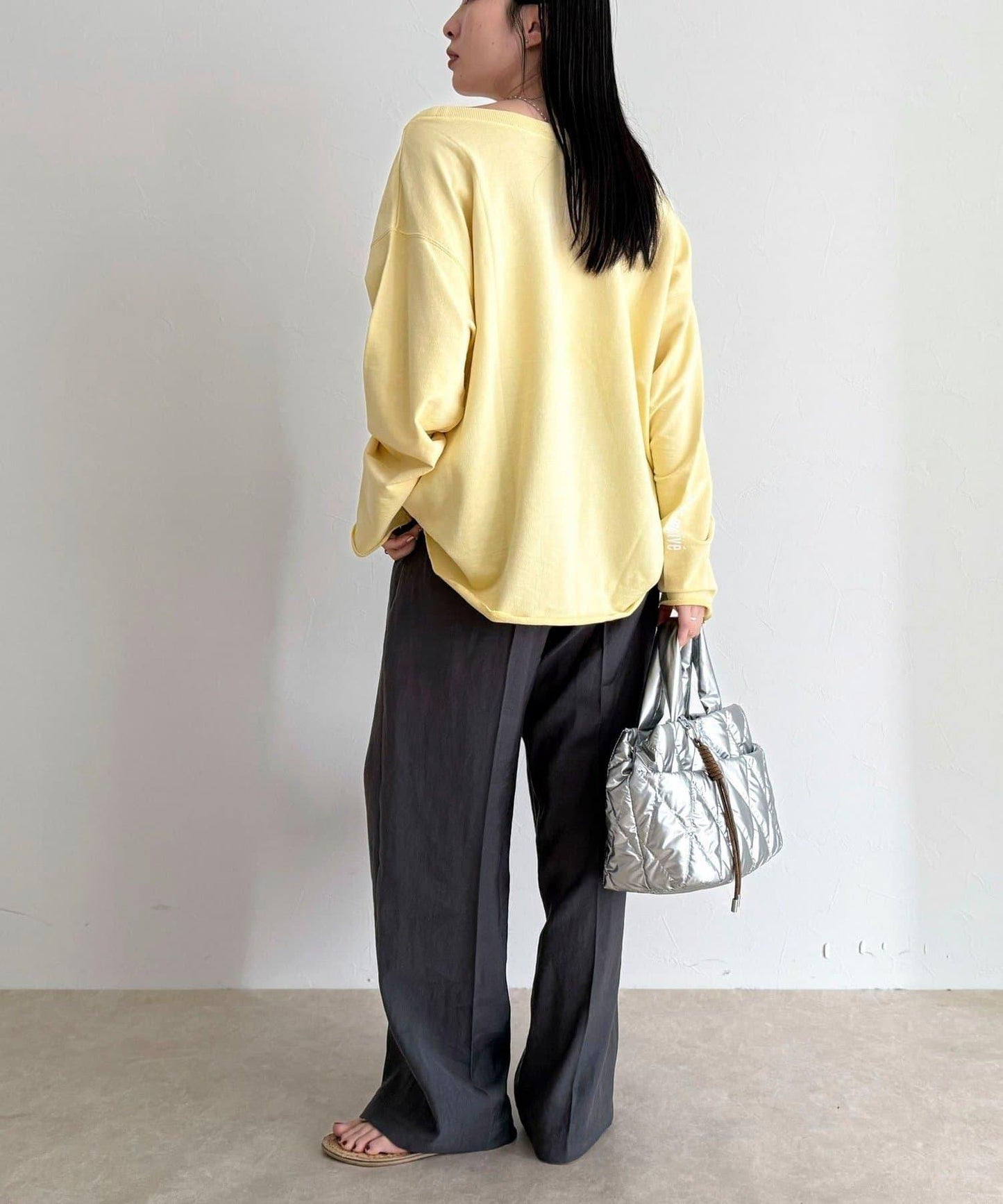 做舊毛圈露肩套頭衛衣