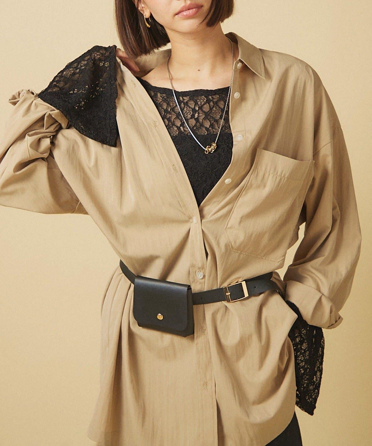 蕾絲喇叭袖 PO套頭上衣