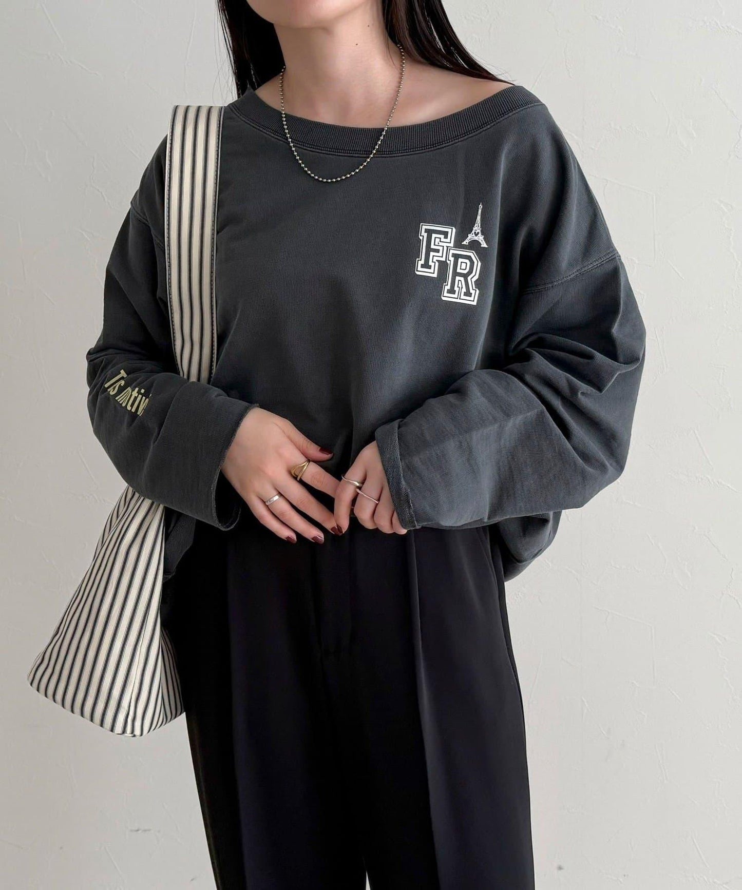 做舊毛圈露肩套頭衛衣