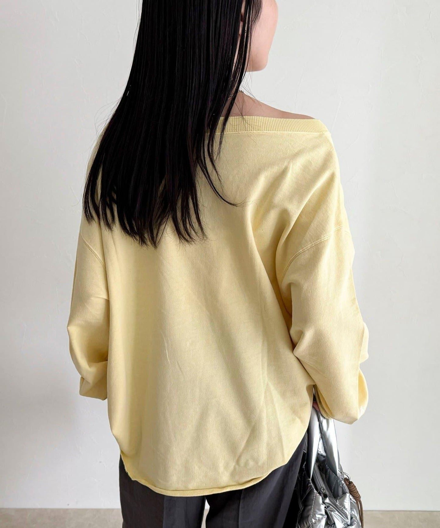 做舊毛圈露肩套頭衛衣