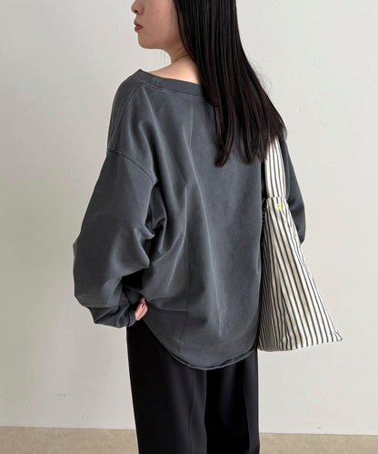 做舊毛圈露肩套頭衛衣