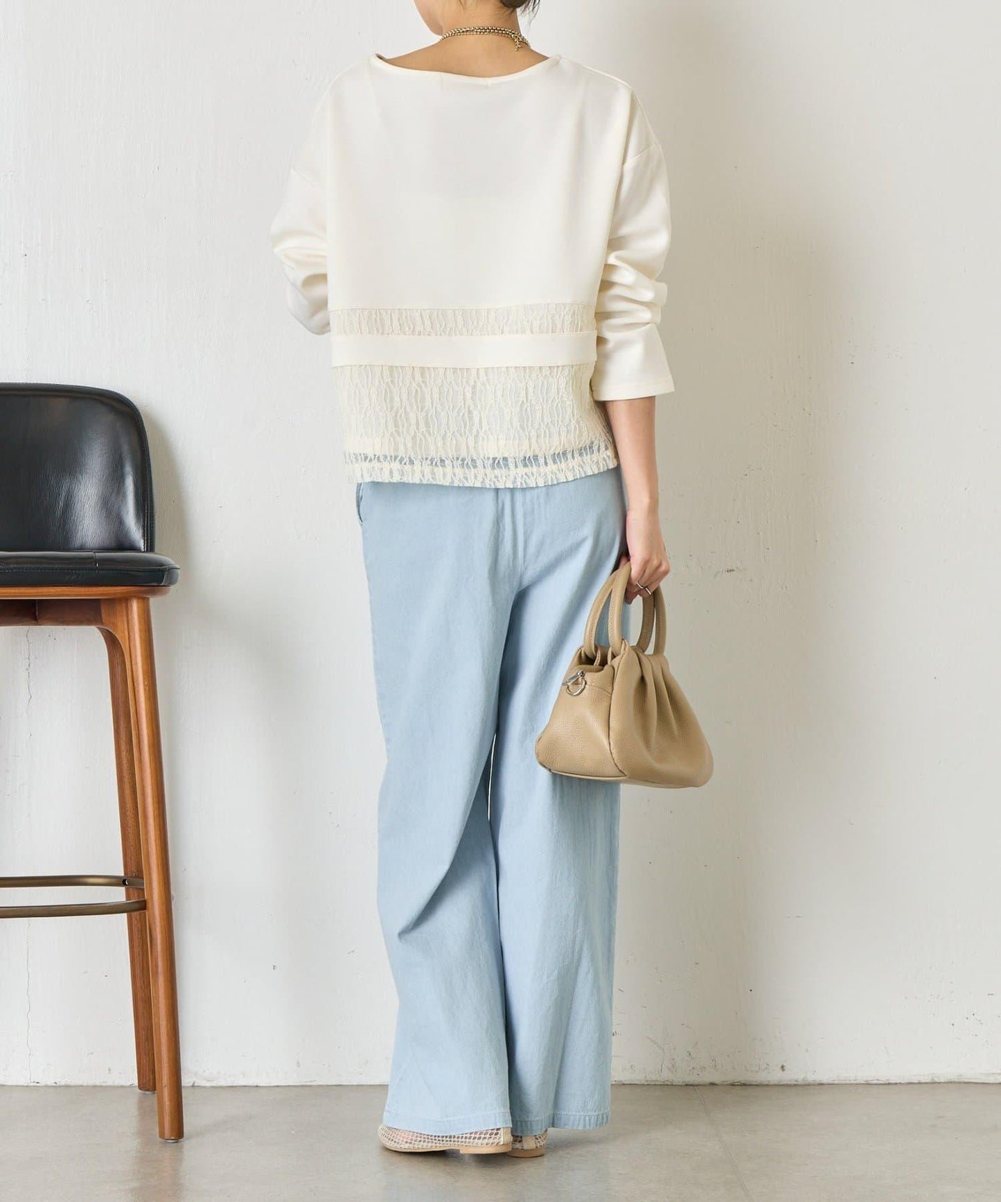 蕾絲拼接設計 套頭上衣