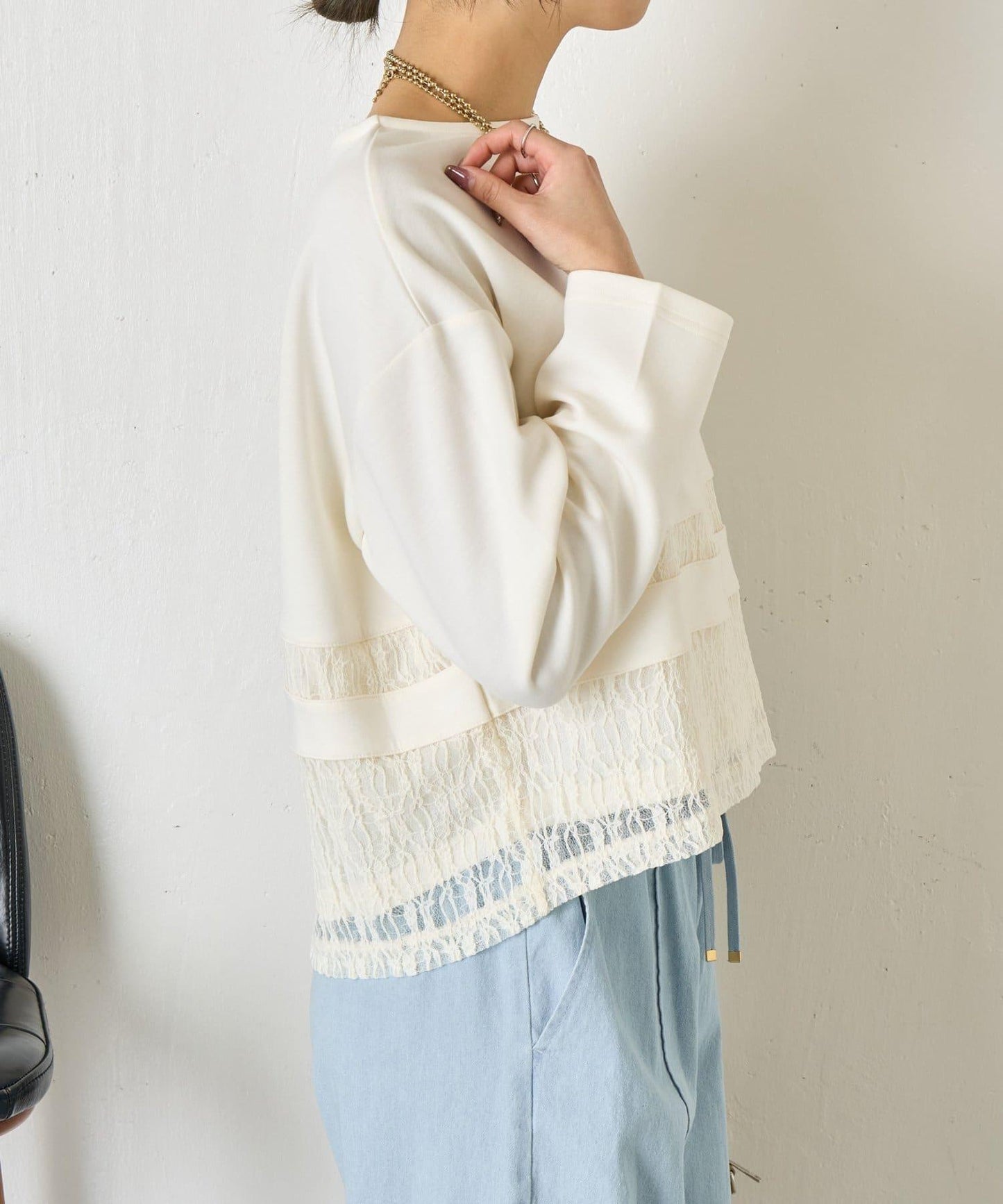 蕾絲拼接設計 套頭上衣