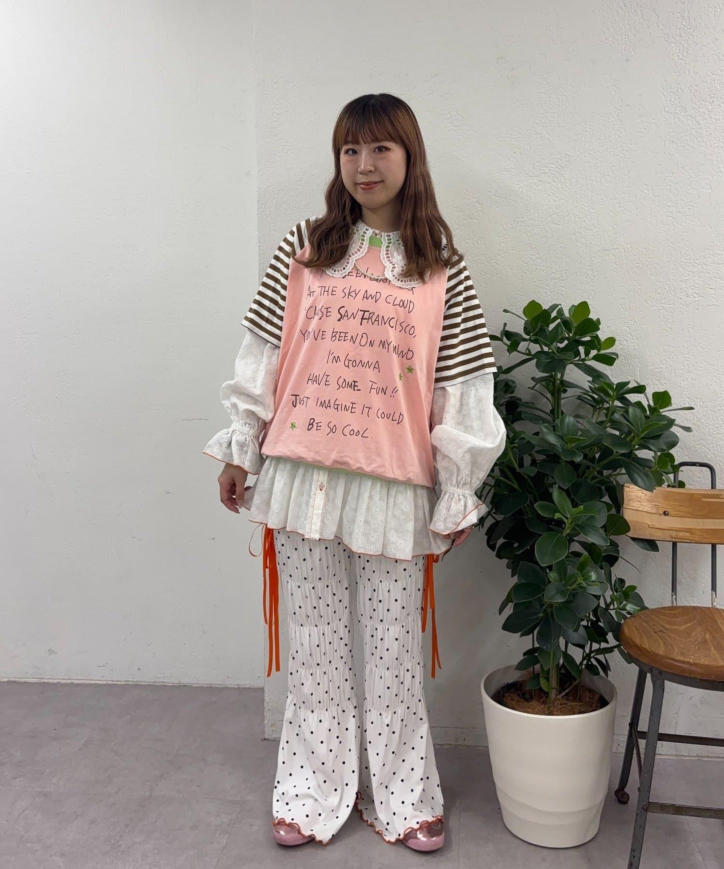 HELLO.SANFRANCISCO × momo聯名 帶帽繩設計 插肩T恤