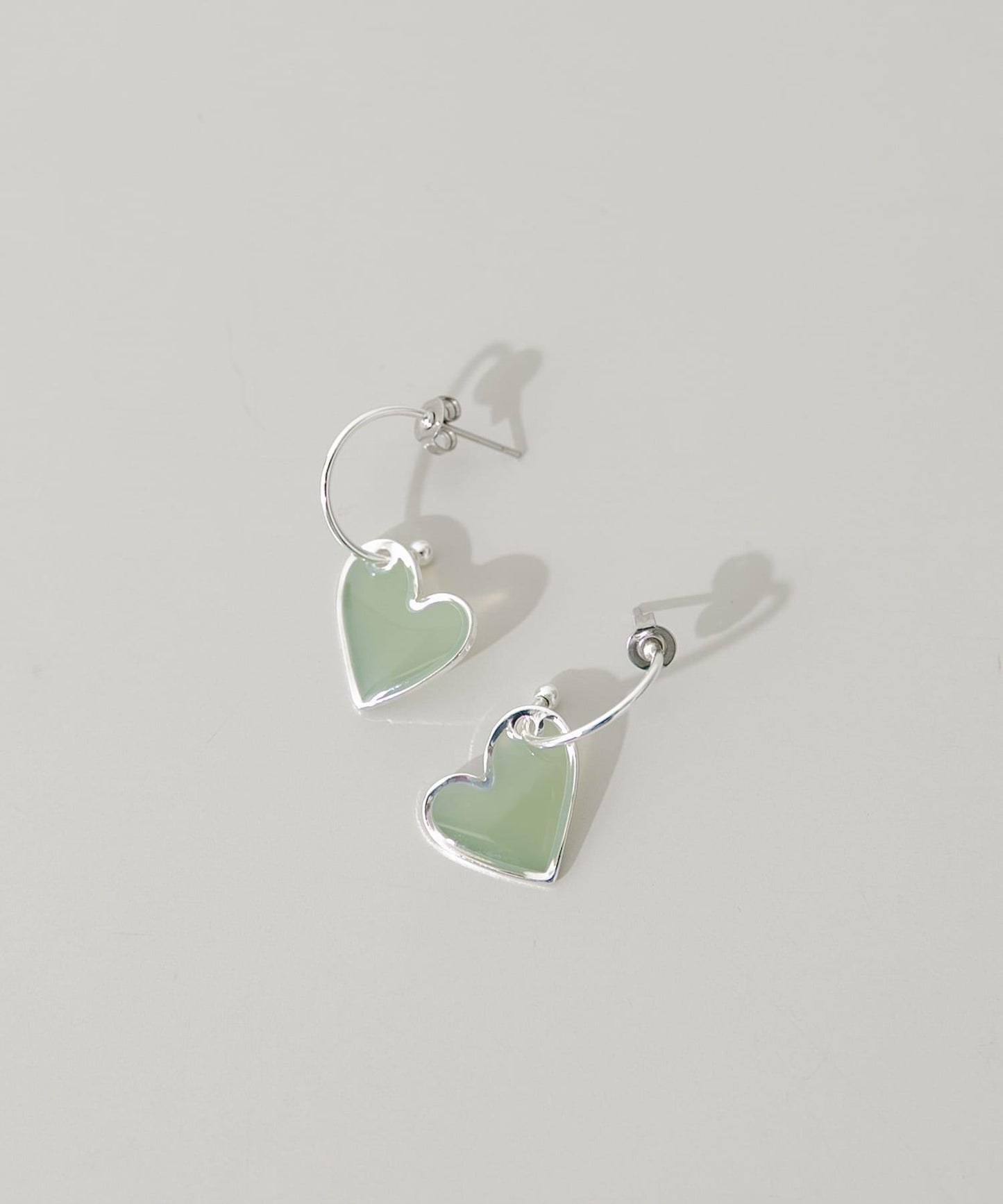 彩色愛心金屬圓環耳環