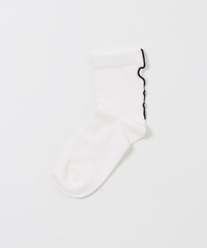 UR TECH 後背線荷葉邊短襪