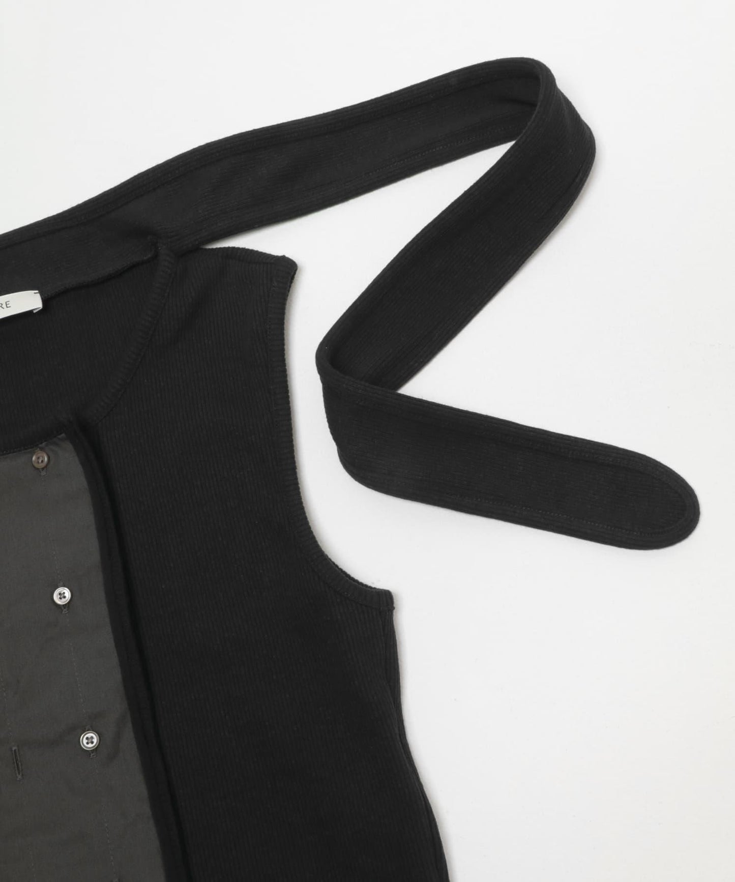 LEM《AIR》E ASYMMETRICAL FITTED TOP 不對稱修身上衣