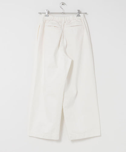 白色闊腿牛仔褲