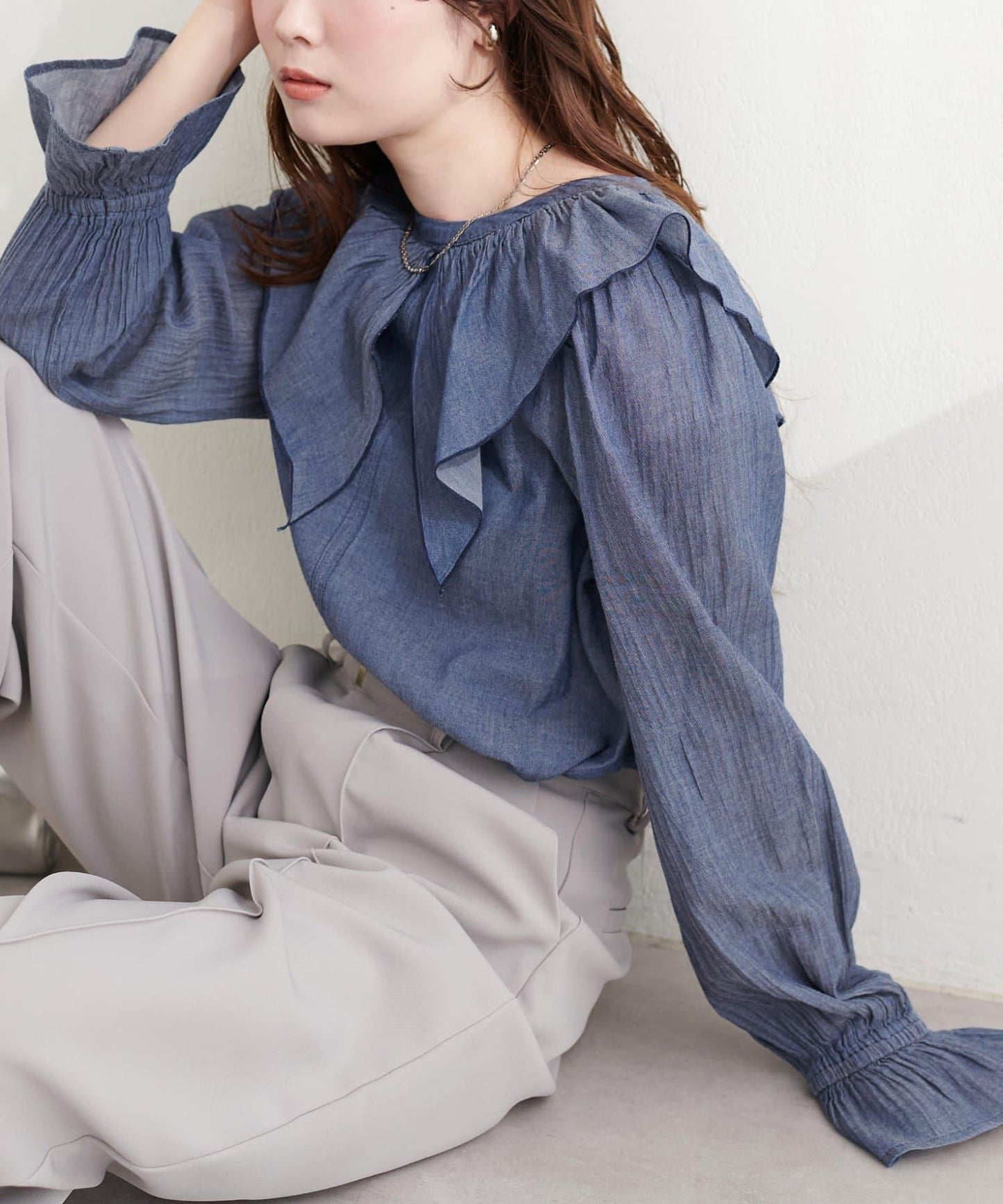 荷葉邊領設計襯衫