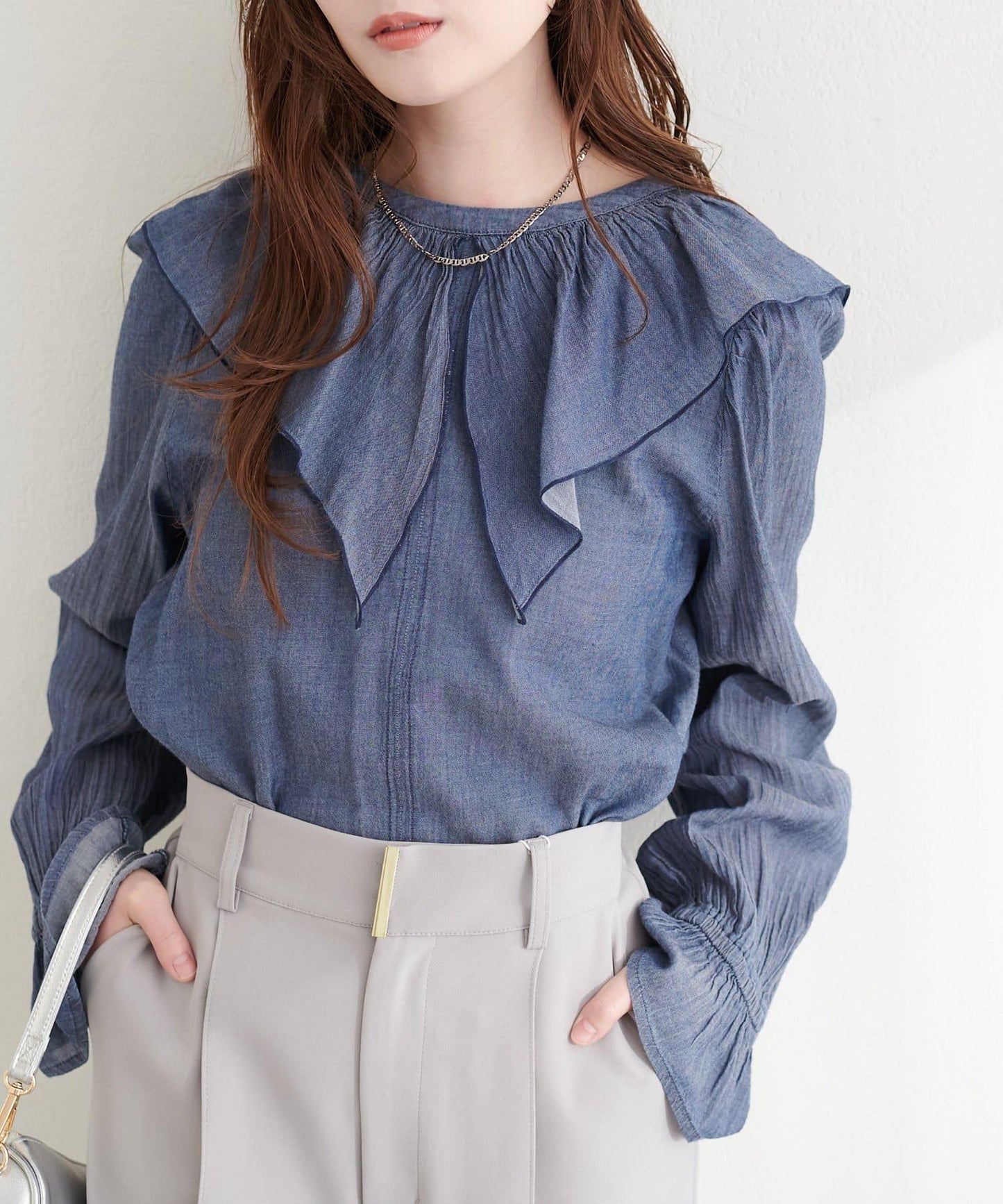 荷葉邊領設計襯衫