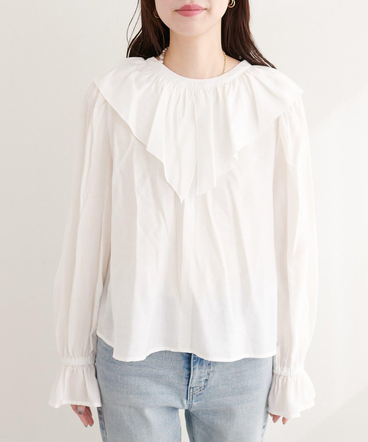 荷葉邊領設計襯衫