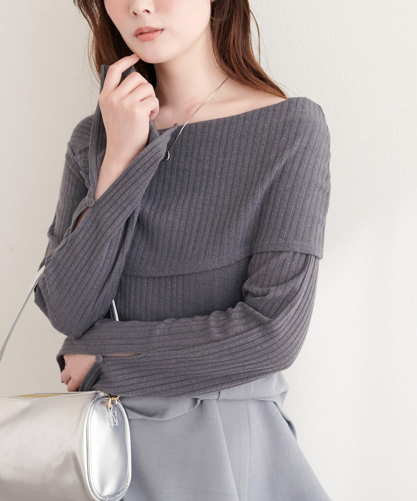 褶皺露肩喇叭袖長袖T恤