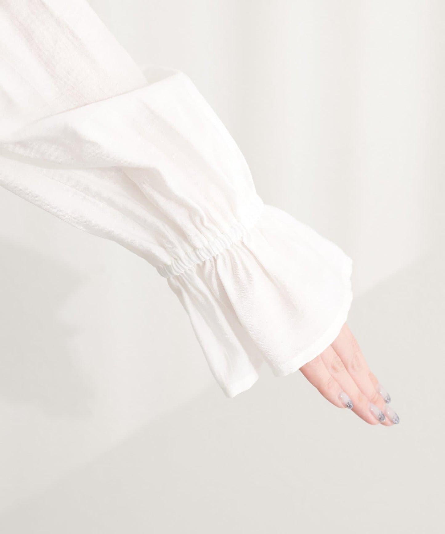 荷葉邊領設計襯衫