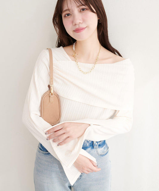 褶皺露肩喇叭袖長袖T恤