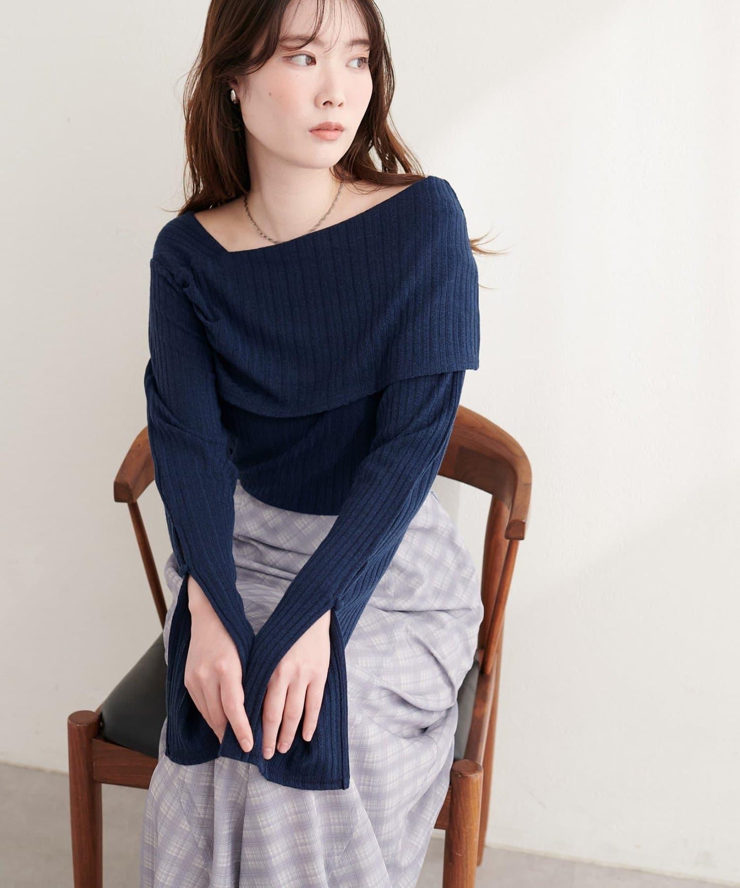 褶皺露肩喇叭袖長袖T恤