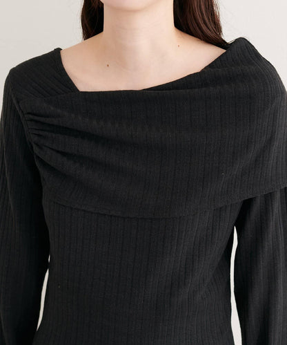 褶皺露肩喇叭袖長袖T恤