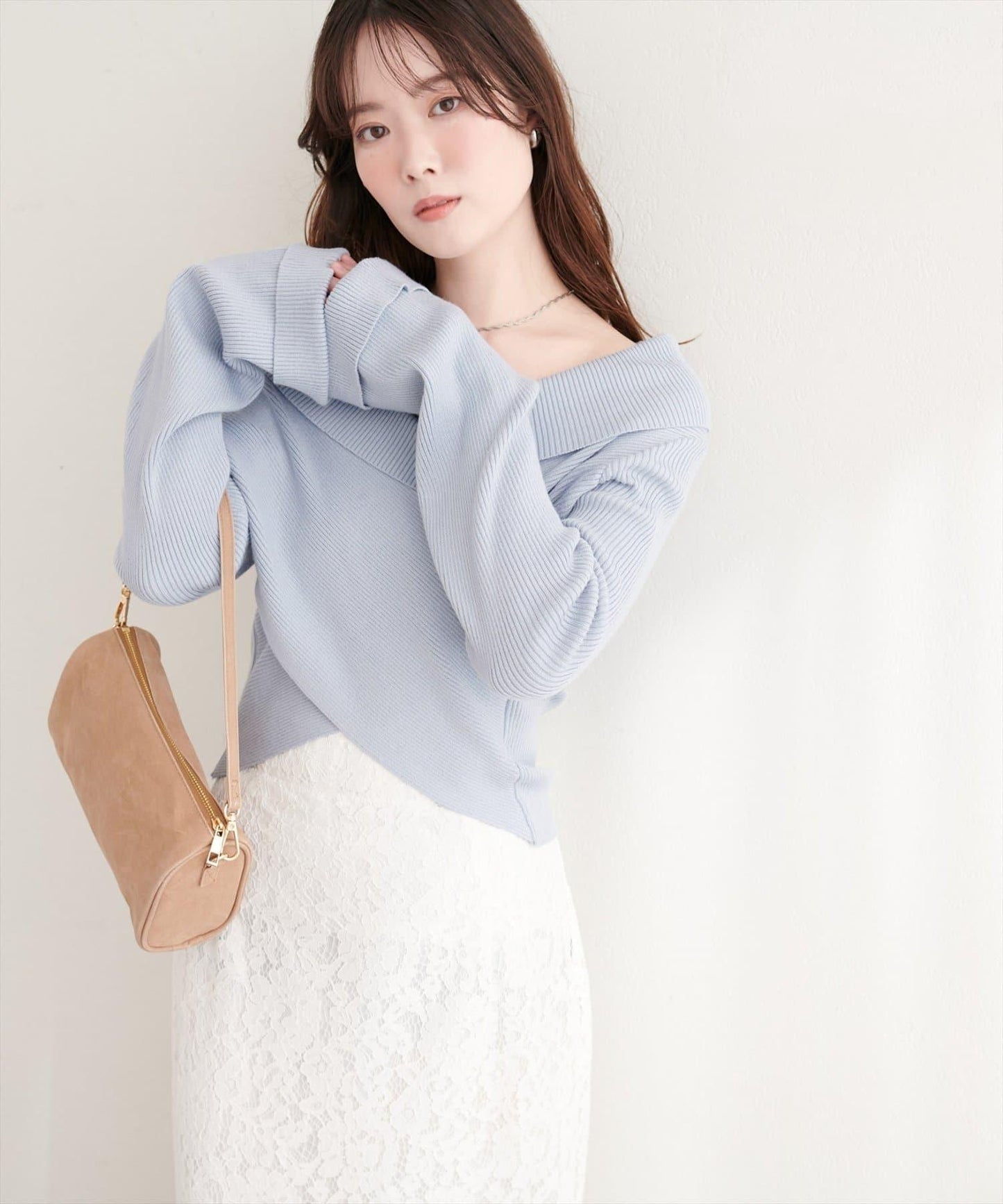 交叉領喇叭袖針織上衣