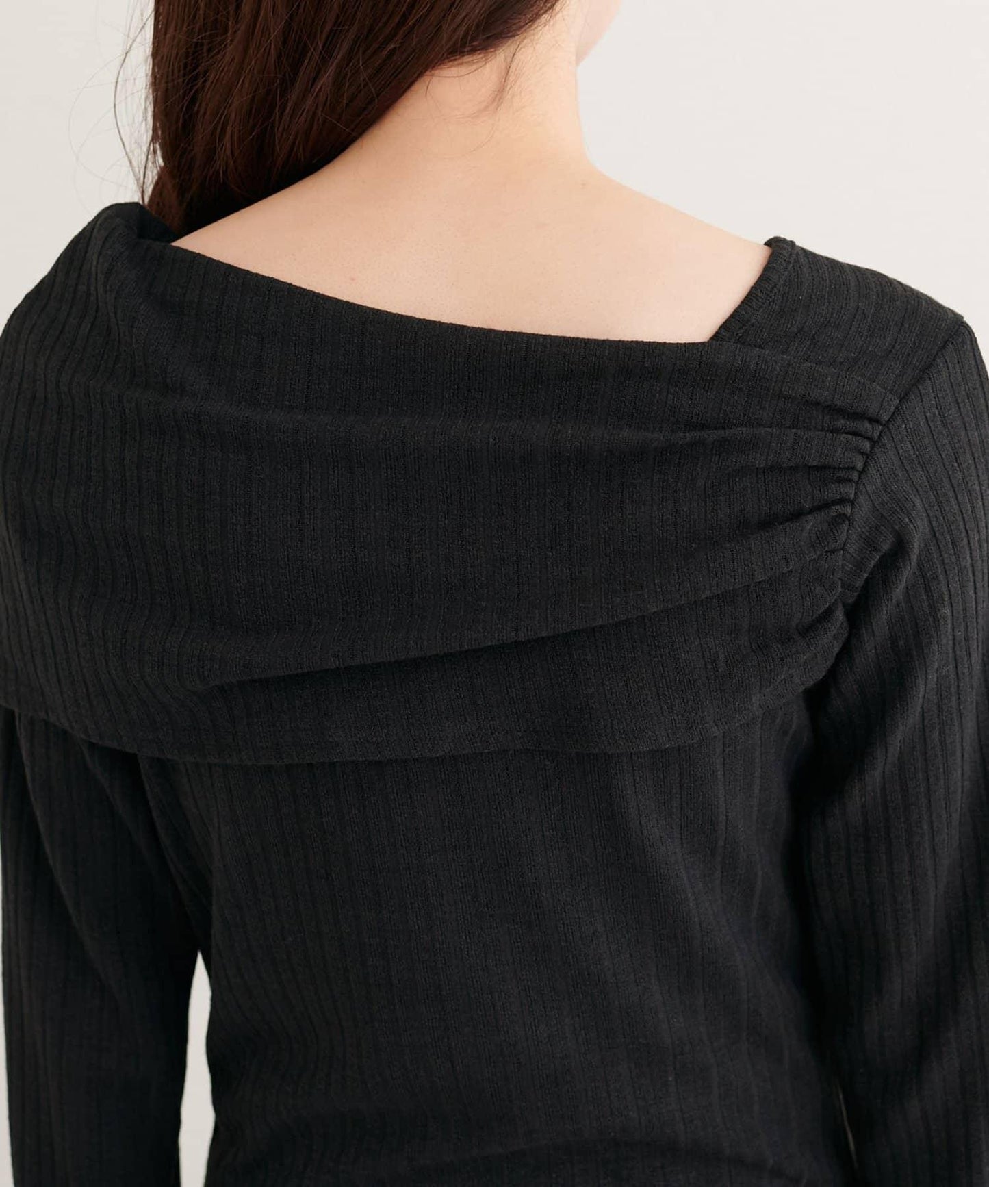 褶皺露肩喇叭袖長袖T恤