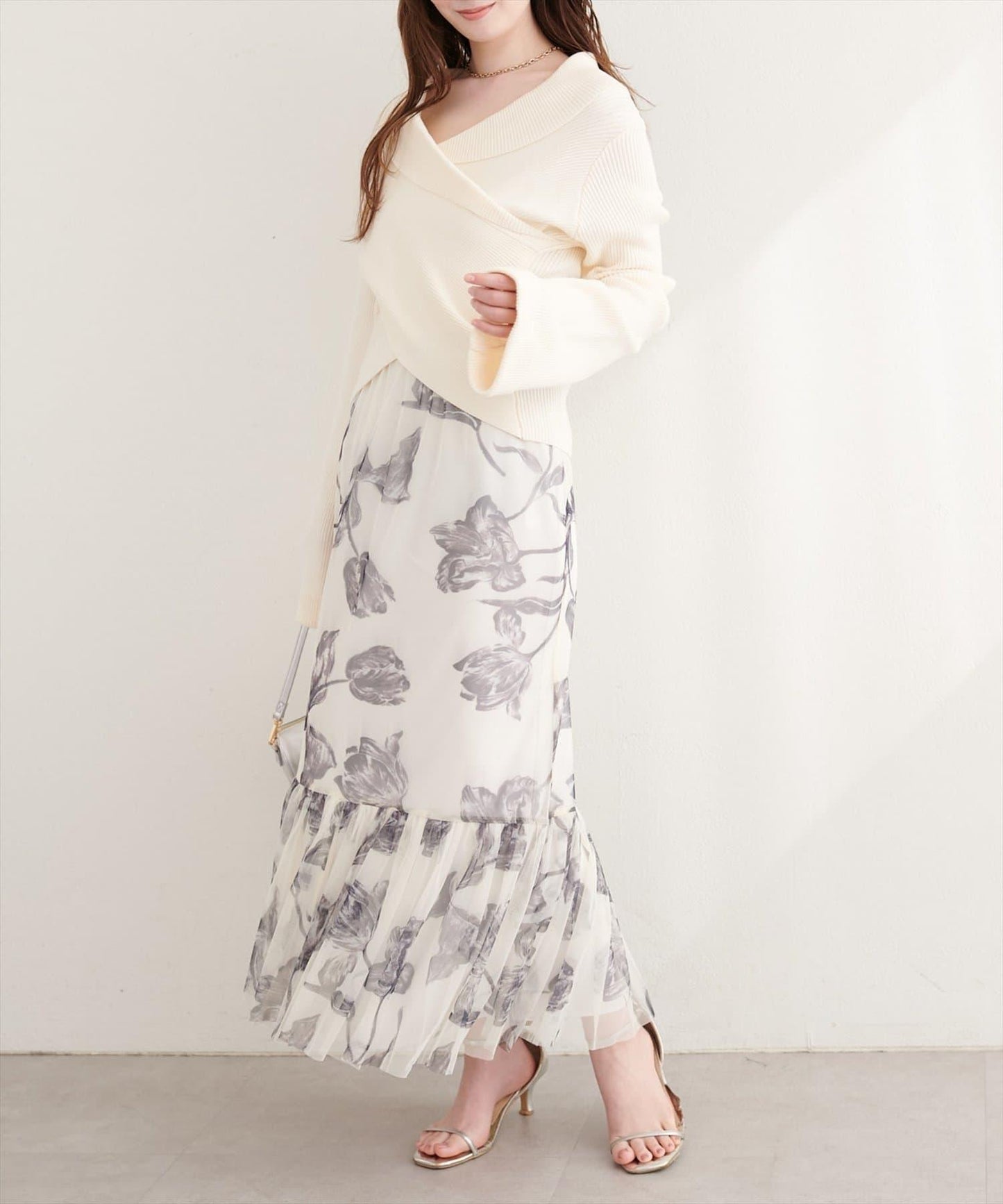 交叉領喇叭袖針織上衣