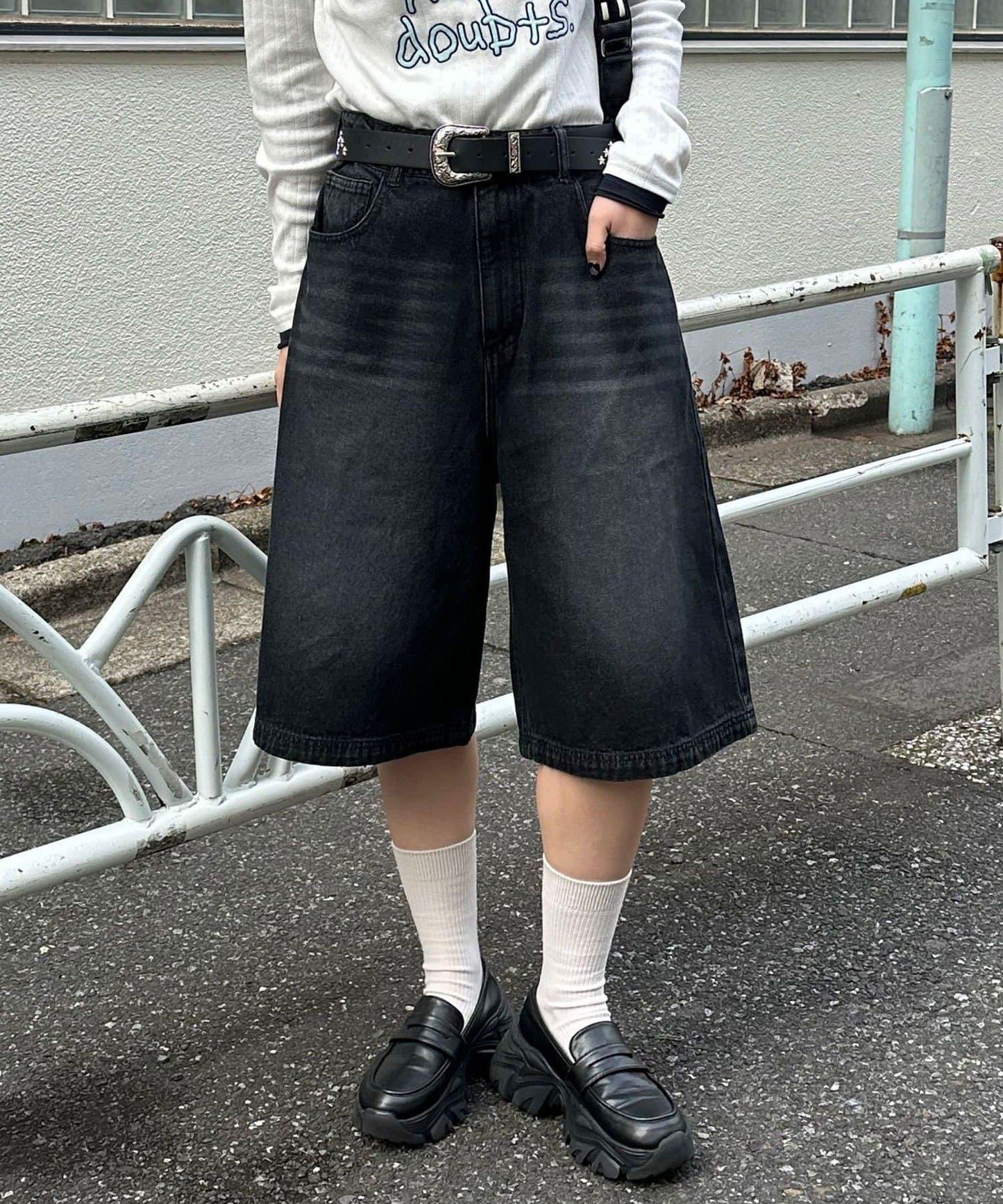 復古風寬鬆牛仔短褲