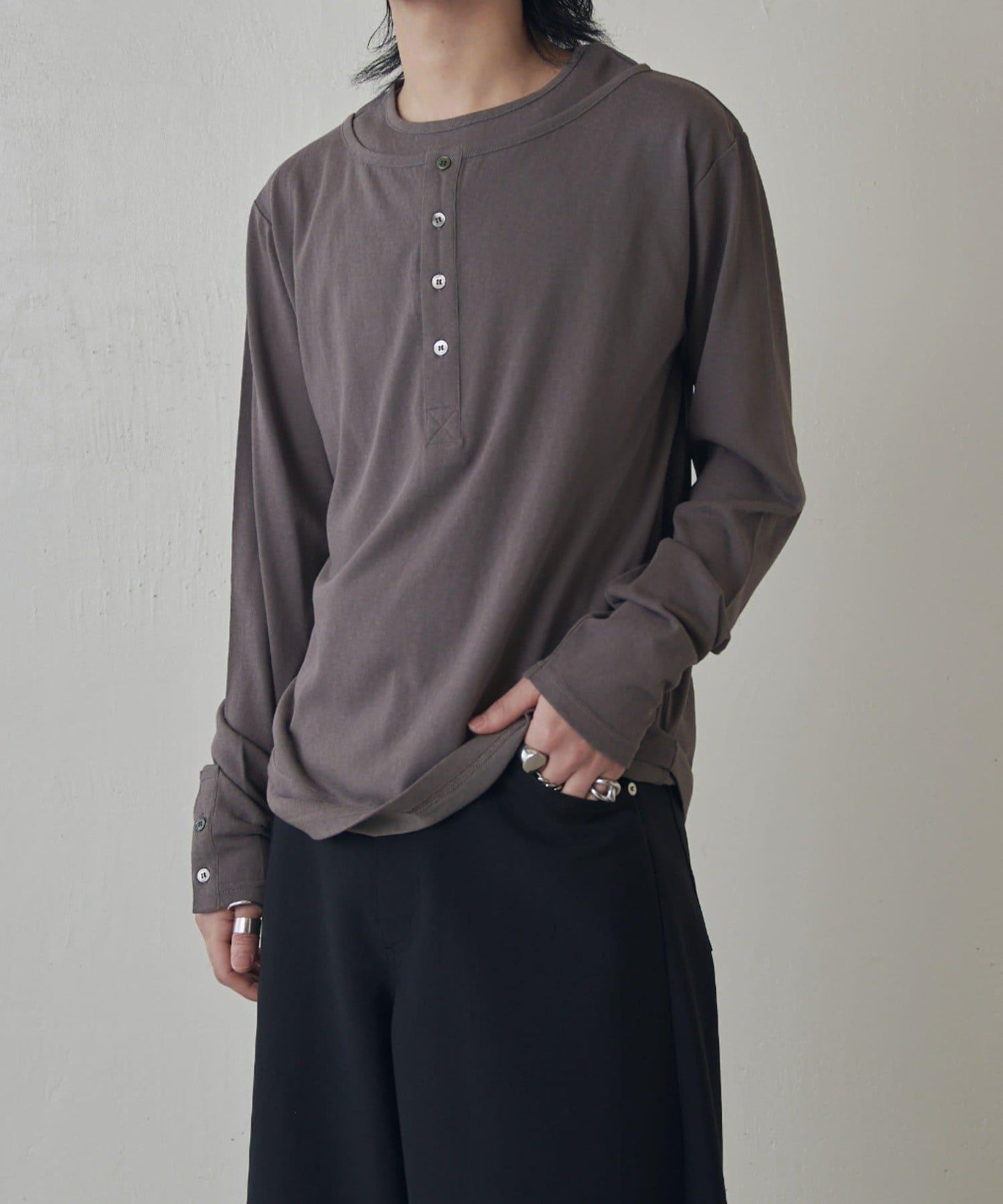 疊搭亨利領長袖T恤