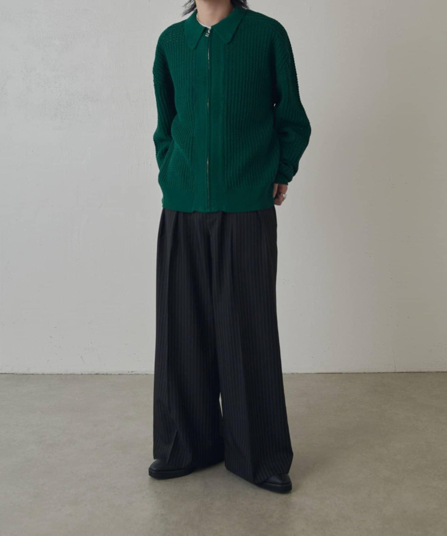 莉莉紗線拉鍊針織短外套