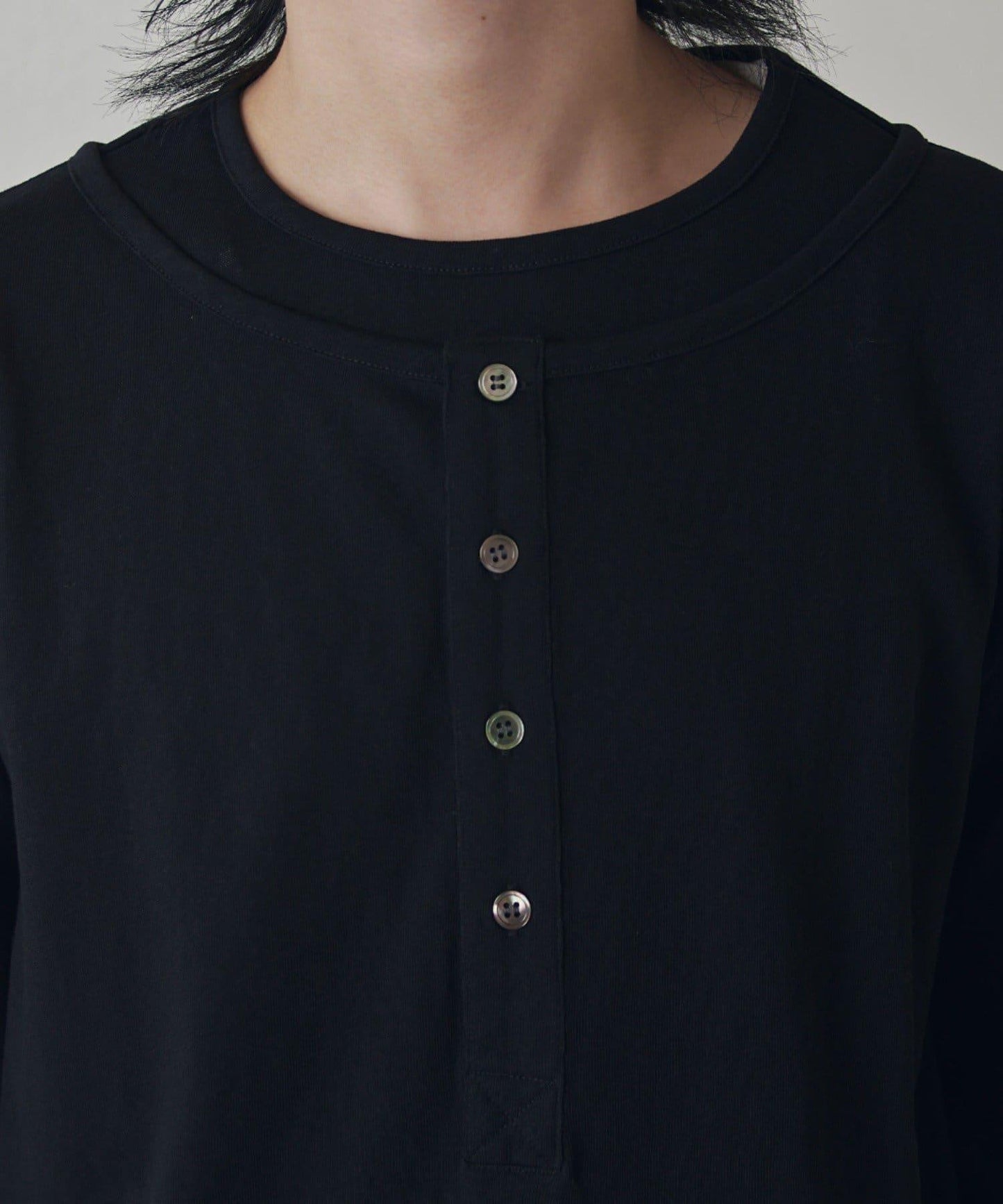 疊搭亨利領長袖T恤