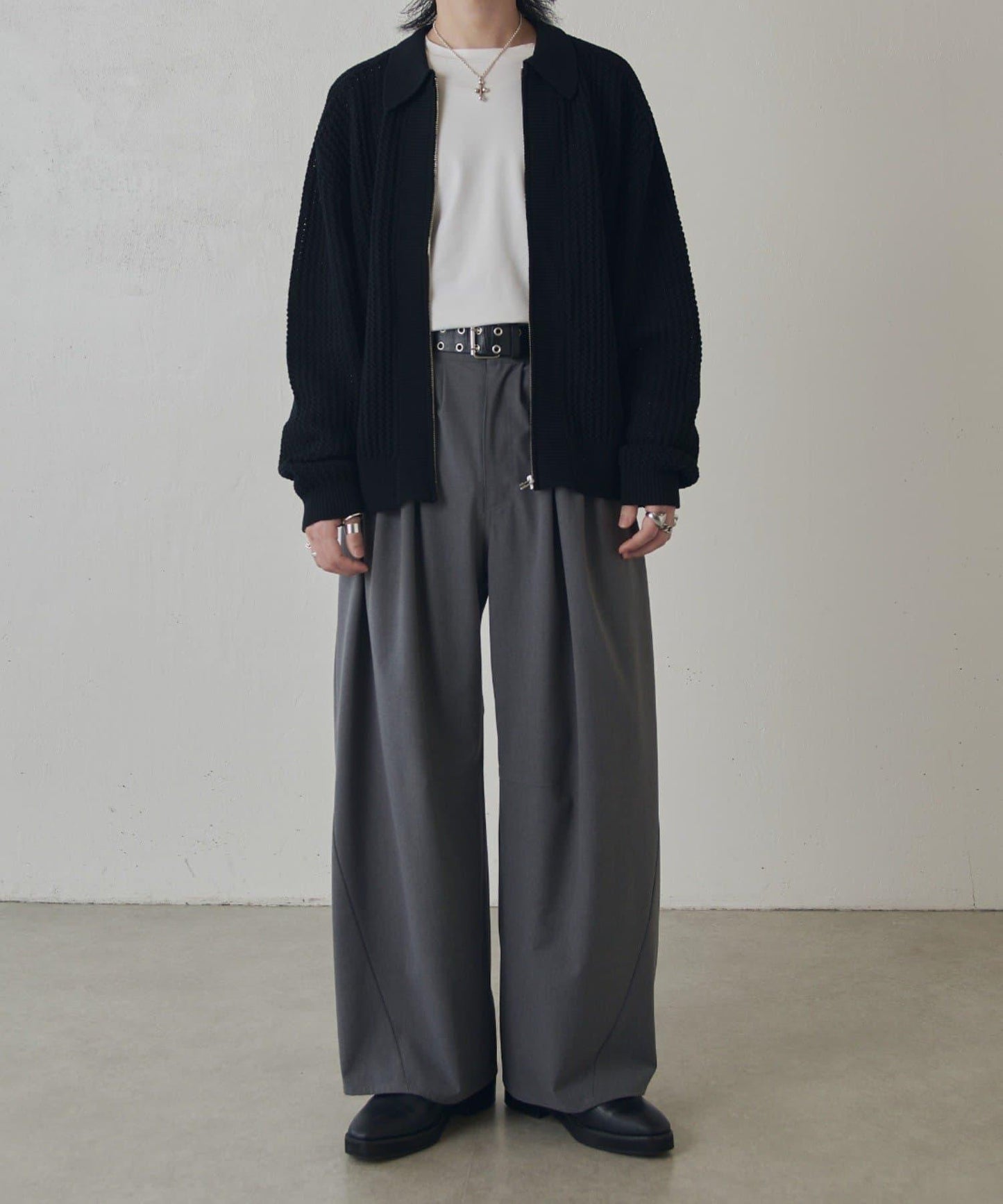 莉莉紗線拉鍊針織短外套